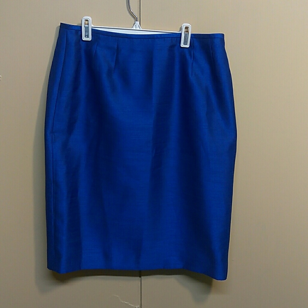 Le suit ladies Blazer and skirt - Picture 5 of 8